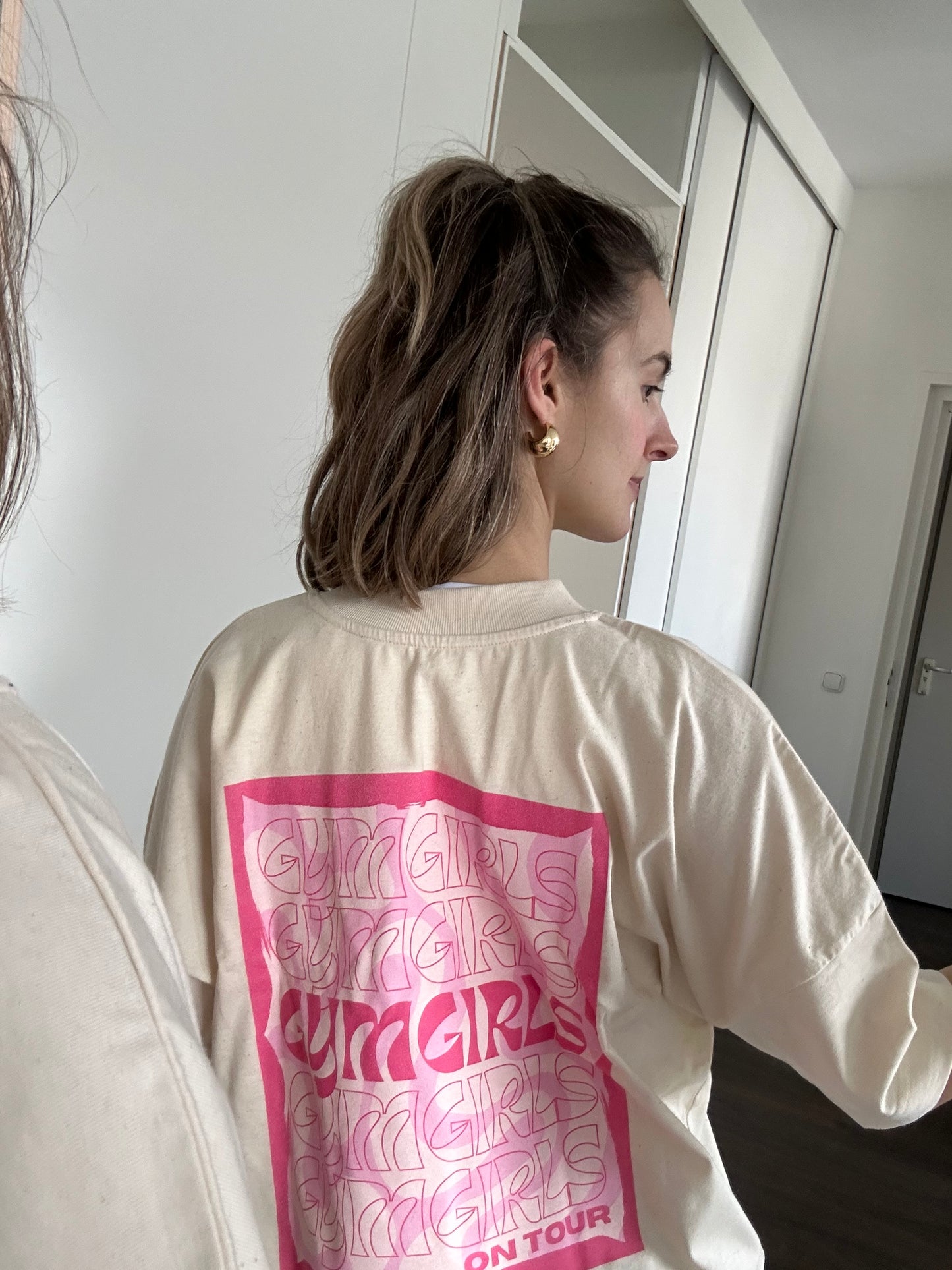 GRAPHIC TEE -  Gym Girls on Tour